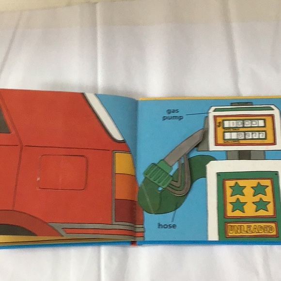 Let’s Look inside the Red Car, rare hardcover vintage , excellent - Picture 15 of 16